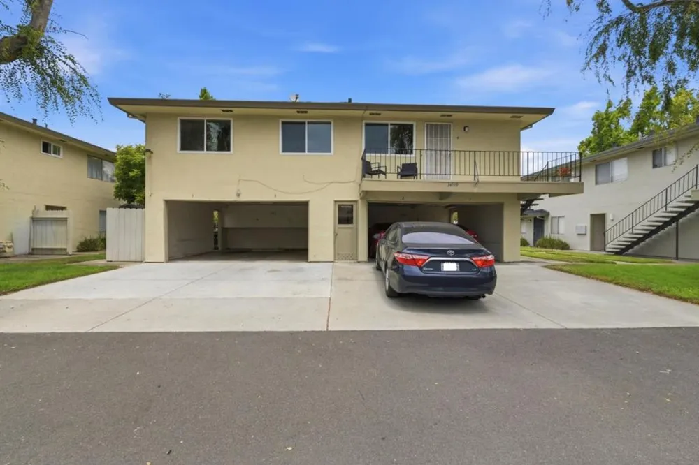 34709 Alvarado Niles Road #4 Union City, CA 94587