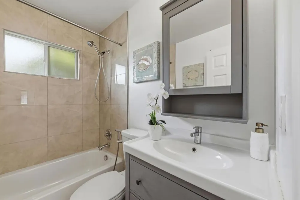 34709 Alvarado Niles Road #4 Union City, CA 94587