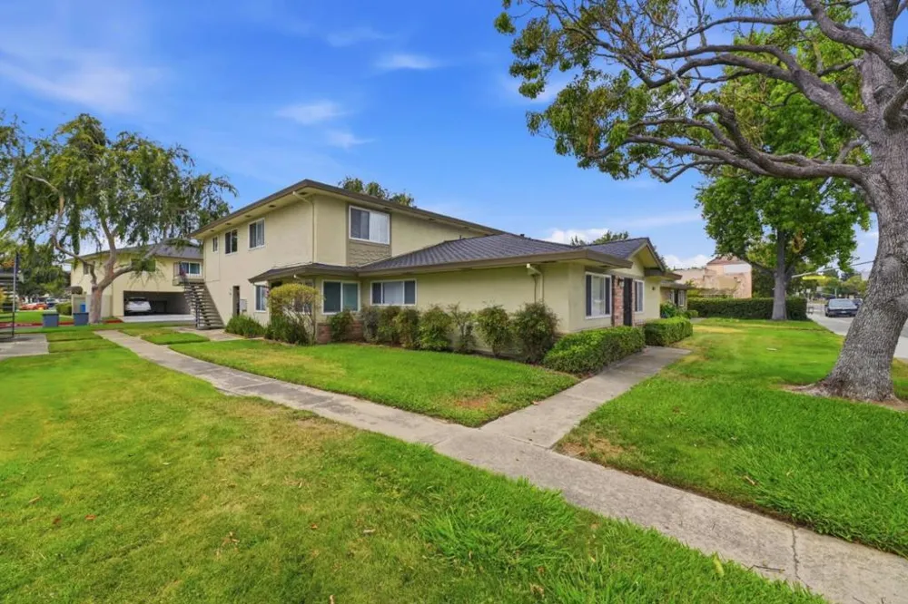 34709 Alvarado Niles Road #4 Union City, CA 94587