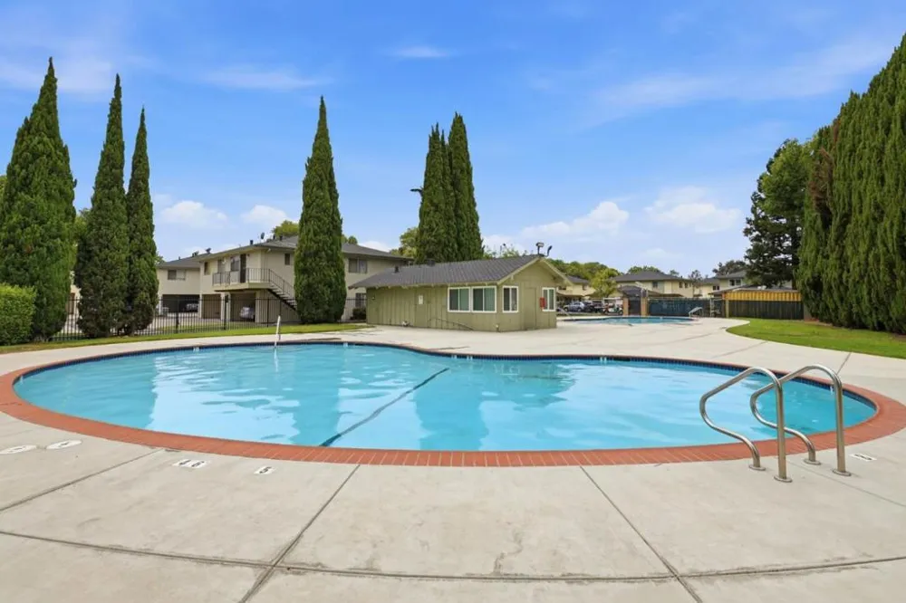 34709 Alvarado Niles Road #4 Union City, CA 94587