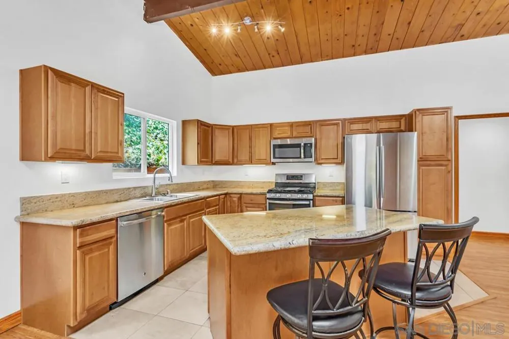 9237 Fanita Rancho Santee, CA 92071