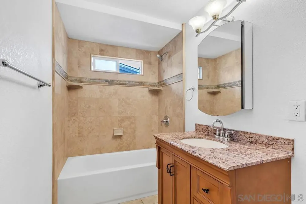 9237 Fanita Rancho Santee, CA 92071