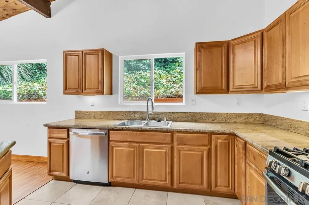 9237 Fanita Rancho Santee, CA 92071
