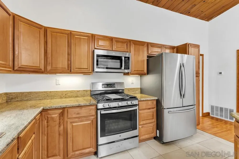 9237 Fanita Rancho Santee, CA 92071