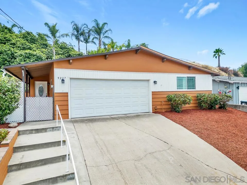 9237 Fanita Rancho Santee, CA 92071