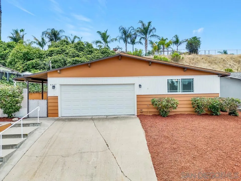 9237 Fanita Rancho Santee, CA 92071