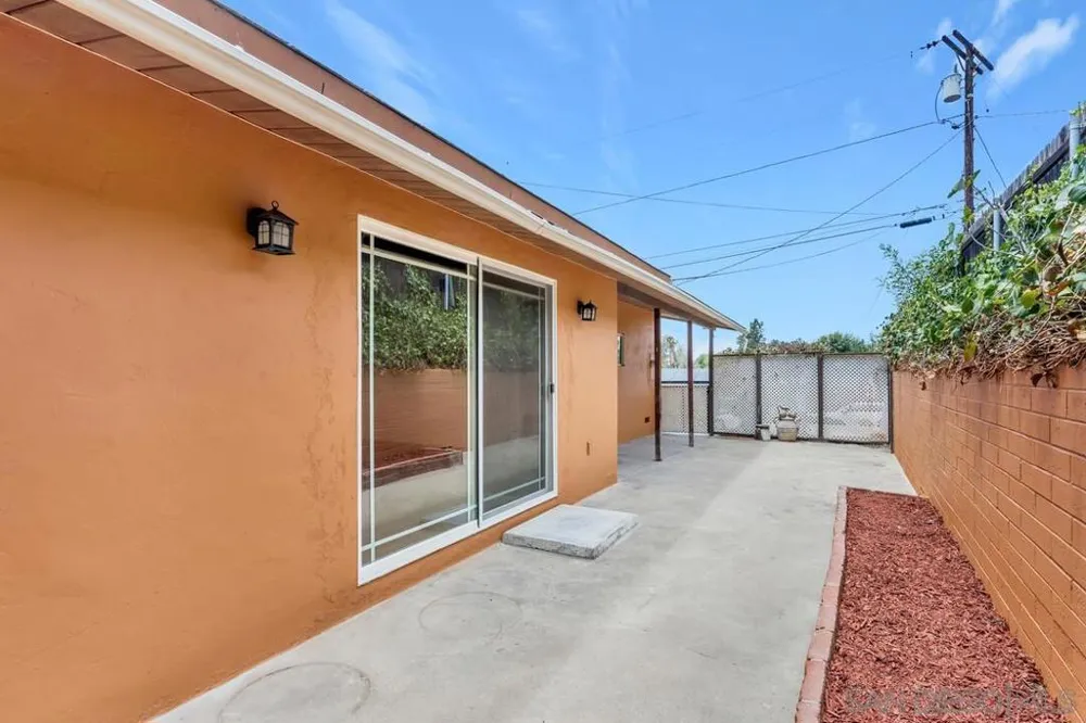 9237 Fanita Rancho Santee, CA 92071