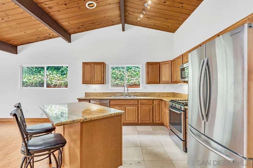 9237 Fanita Rancho Santee, CA 92071