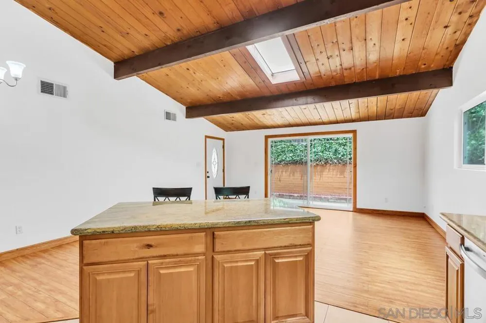 9237 Fanita Rancho Santee, CA 92071