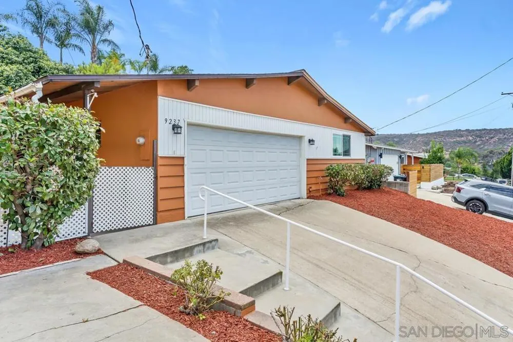 9237 Fanita Rancho Santee, CA 92071