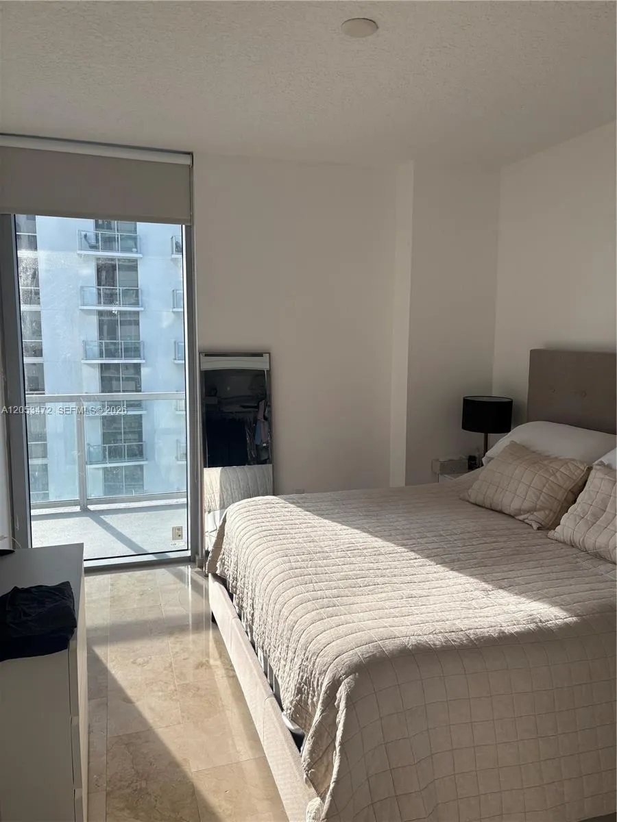 1050 Brickell Ave #2910 Miami, FL 33131