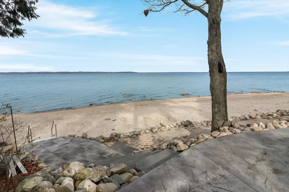 2755 Shore Wood Drive Peninsula Township, MI 49686