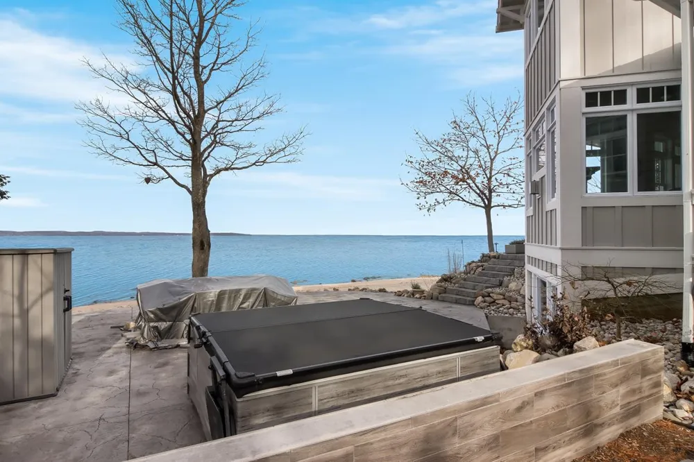 2755 Shore Wood Drive Peninsula Township, MI 49686