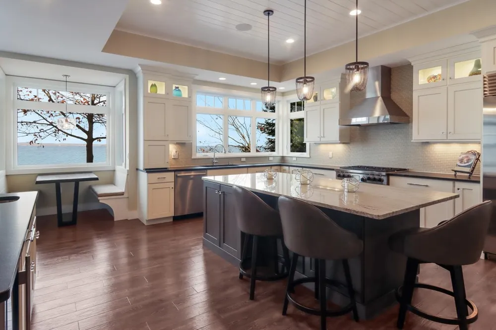 2755 Shore Wood Drive Peninsula Township, MI 49686