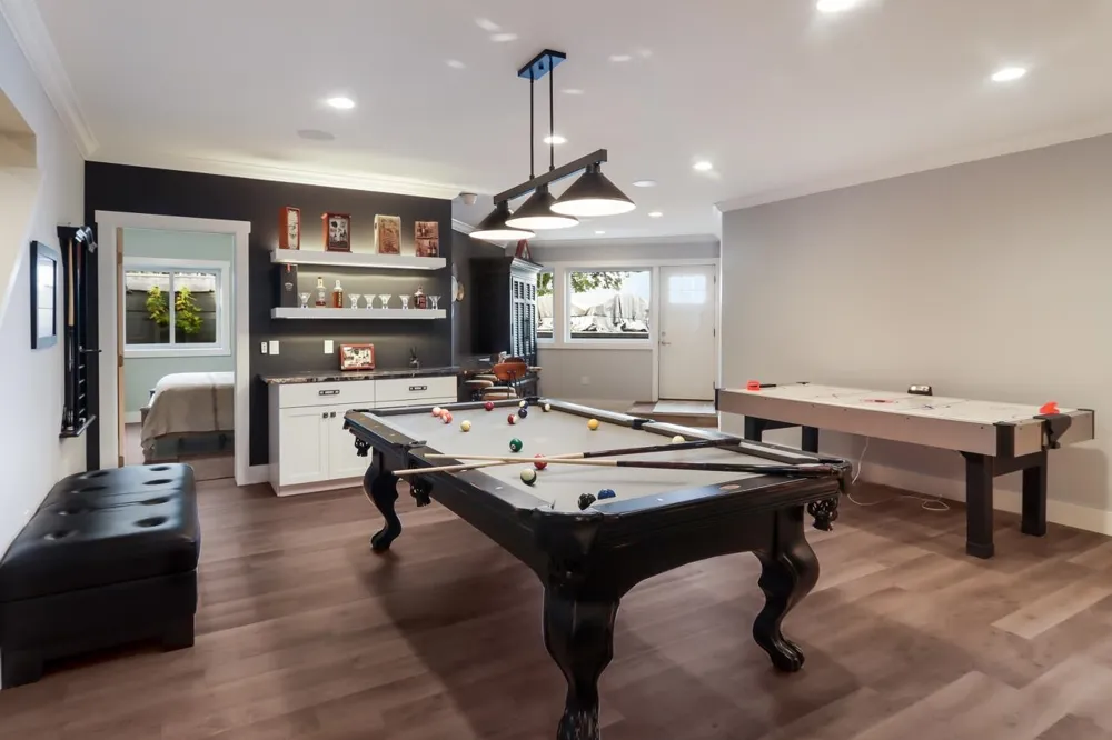 2755 Shore Wood Drive Peninsula Township, MI 49686
