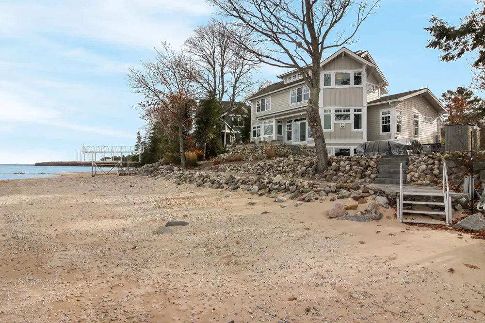 2755 Shore Wood Drive Peninsula Township, MI 49686