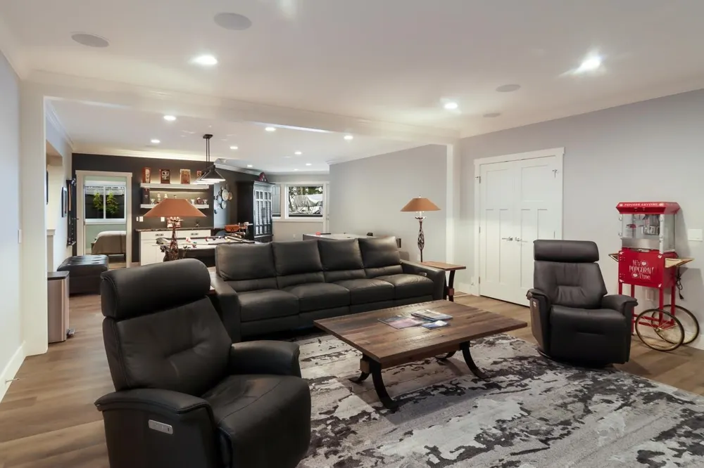 2755 Shore Wood Drive Peninsula Township, MI 49686