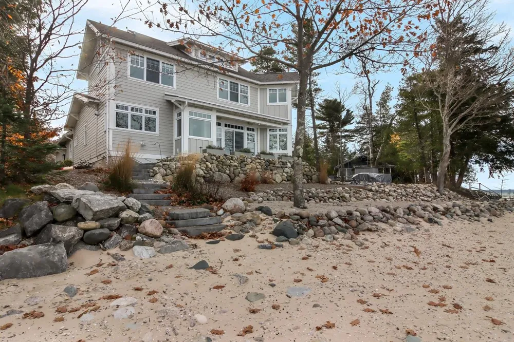 2755 Shore Wood Drive Peninsula Township, MI 49686