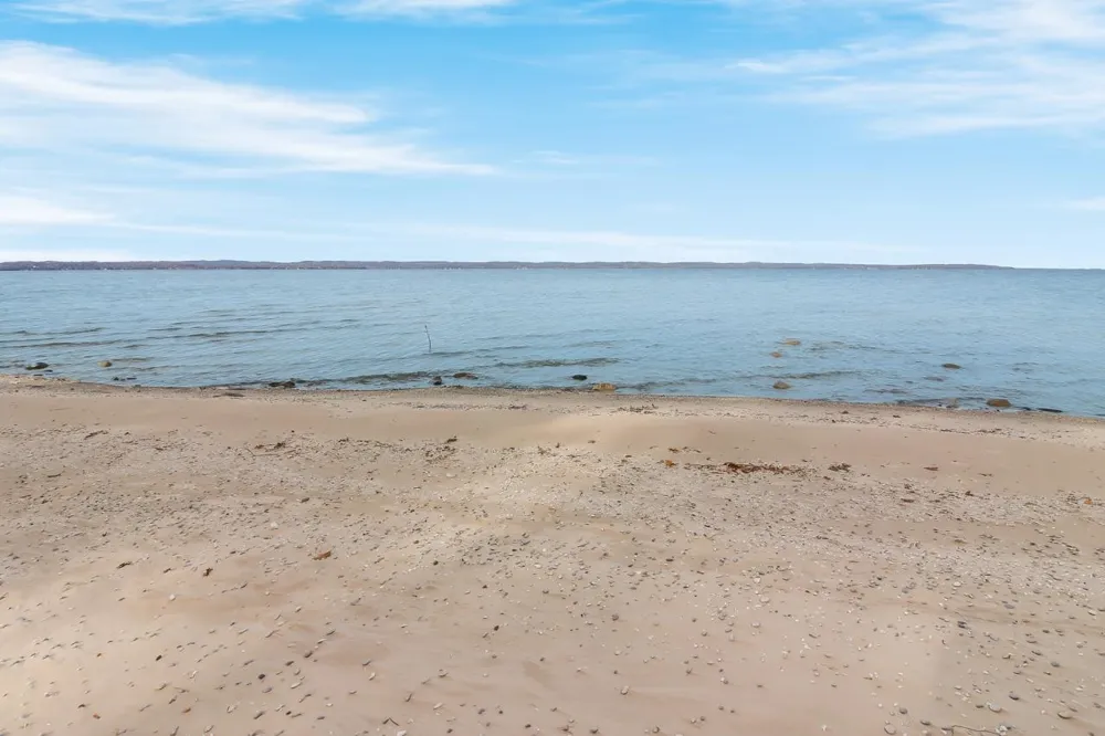 2755 Shore Wood Drive Peninsula Township, MI 49686