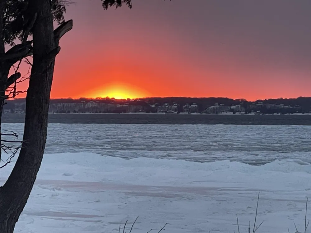 2755 Shore Wood Drive Peninsula Township, MI 49686