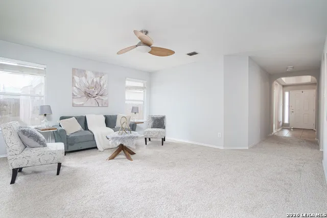 9045 Clearwood Path Universal City, TX 78148