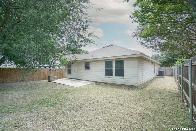9045 Clearwood Path Universal City, TX 78148