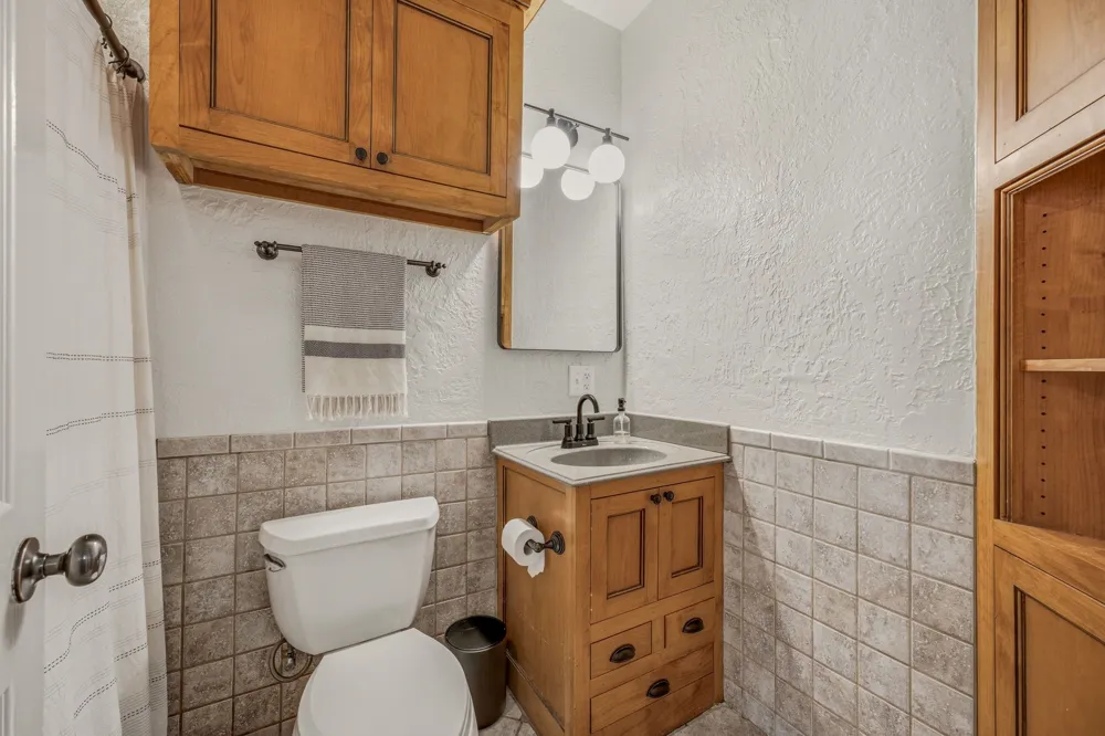 1423 Oak Hills Drive Graham, TX 76450