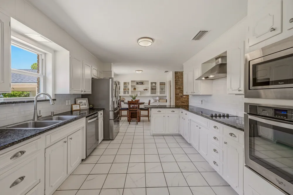 1423 Oak Hills Drive Graham, TX 76450