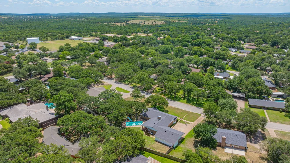 1423 Oak Hills Drive Graham, TX 76450