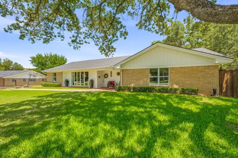 1423 Oak Hills Drive