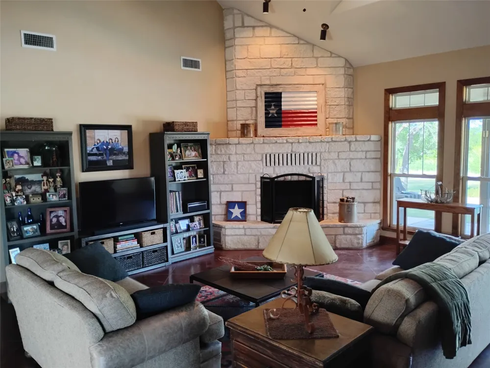 3851 County Road 156 Road Bluff Dale, TX 76433