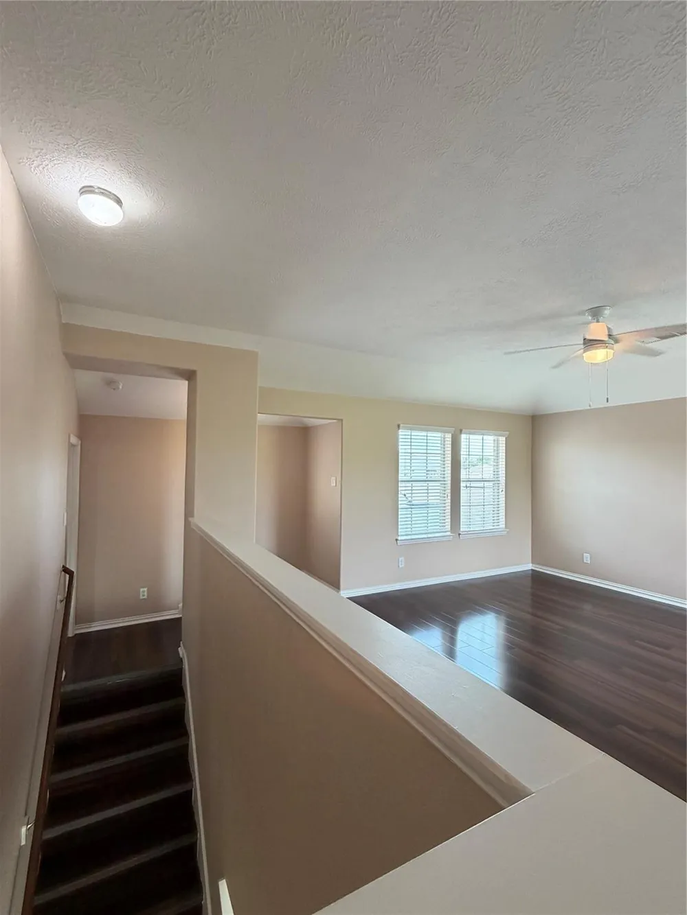 7034 Sun Creek Drive Hitchcock, TX 77563