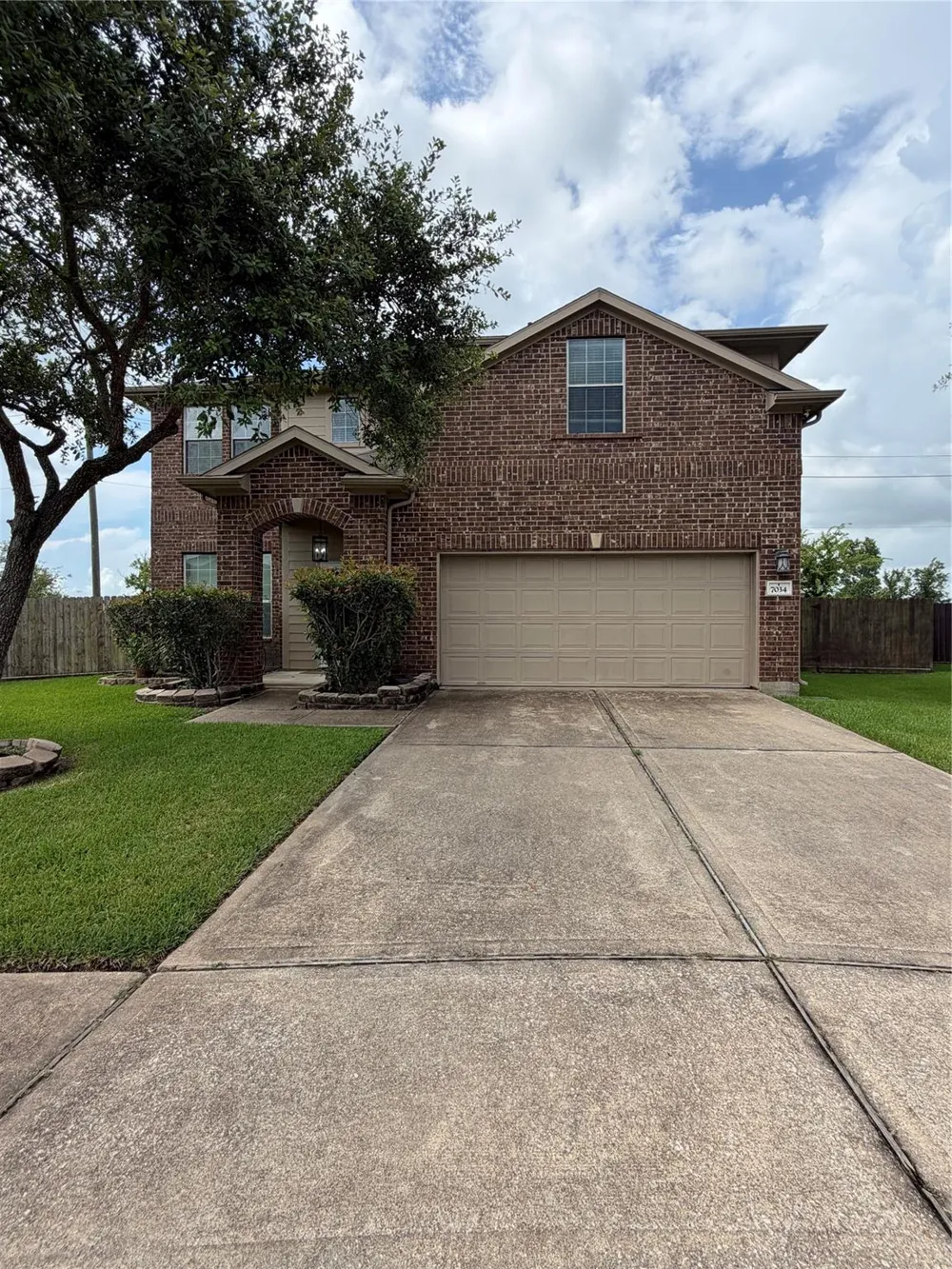 7034 Sun Creek Drive Hitchcock, TX 77563