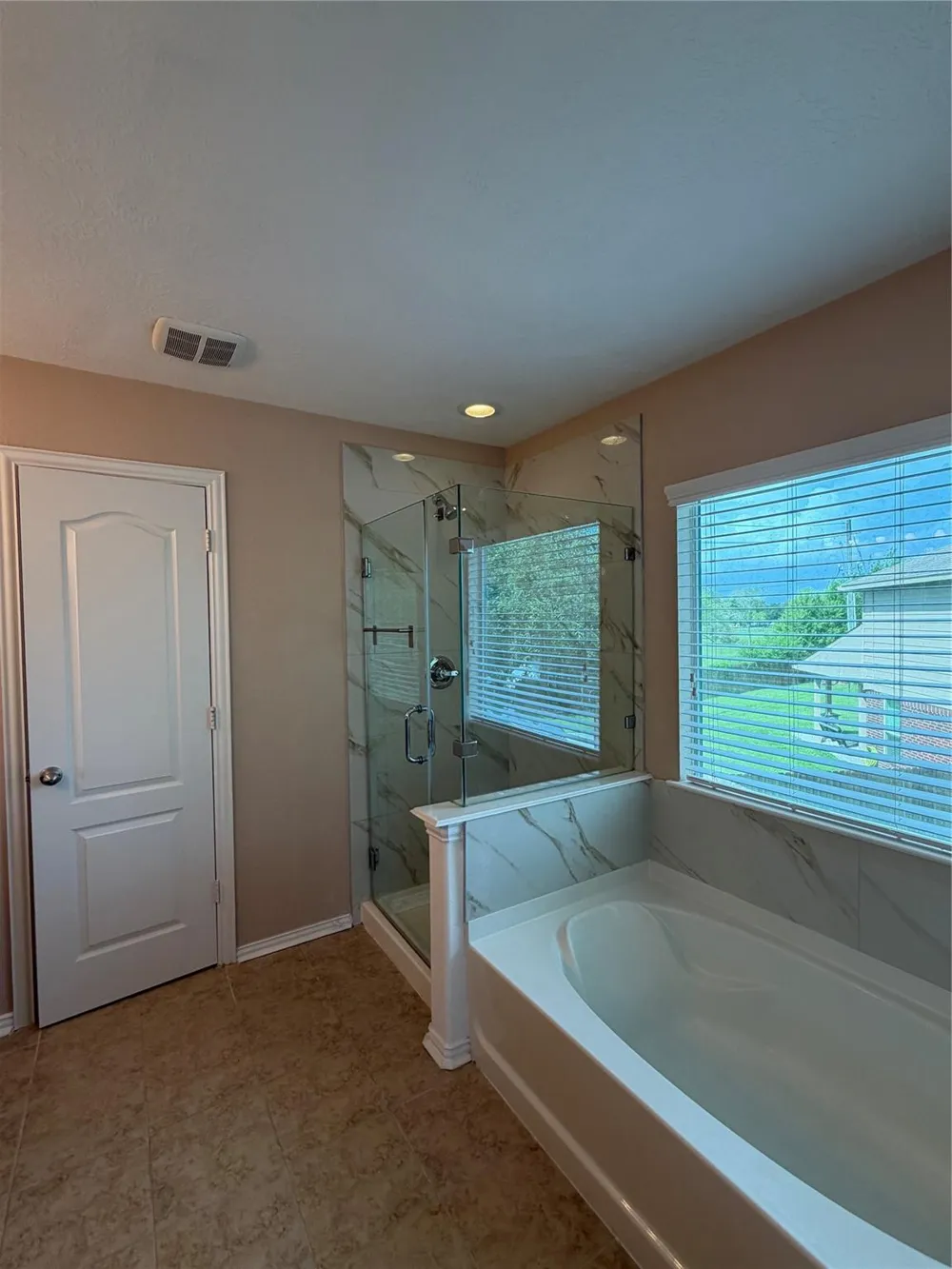 7034 Sun Creek Drive Hitchcock, TX 77563