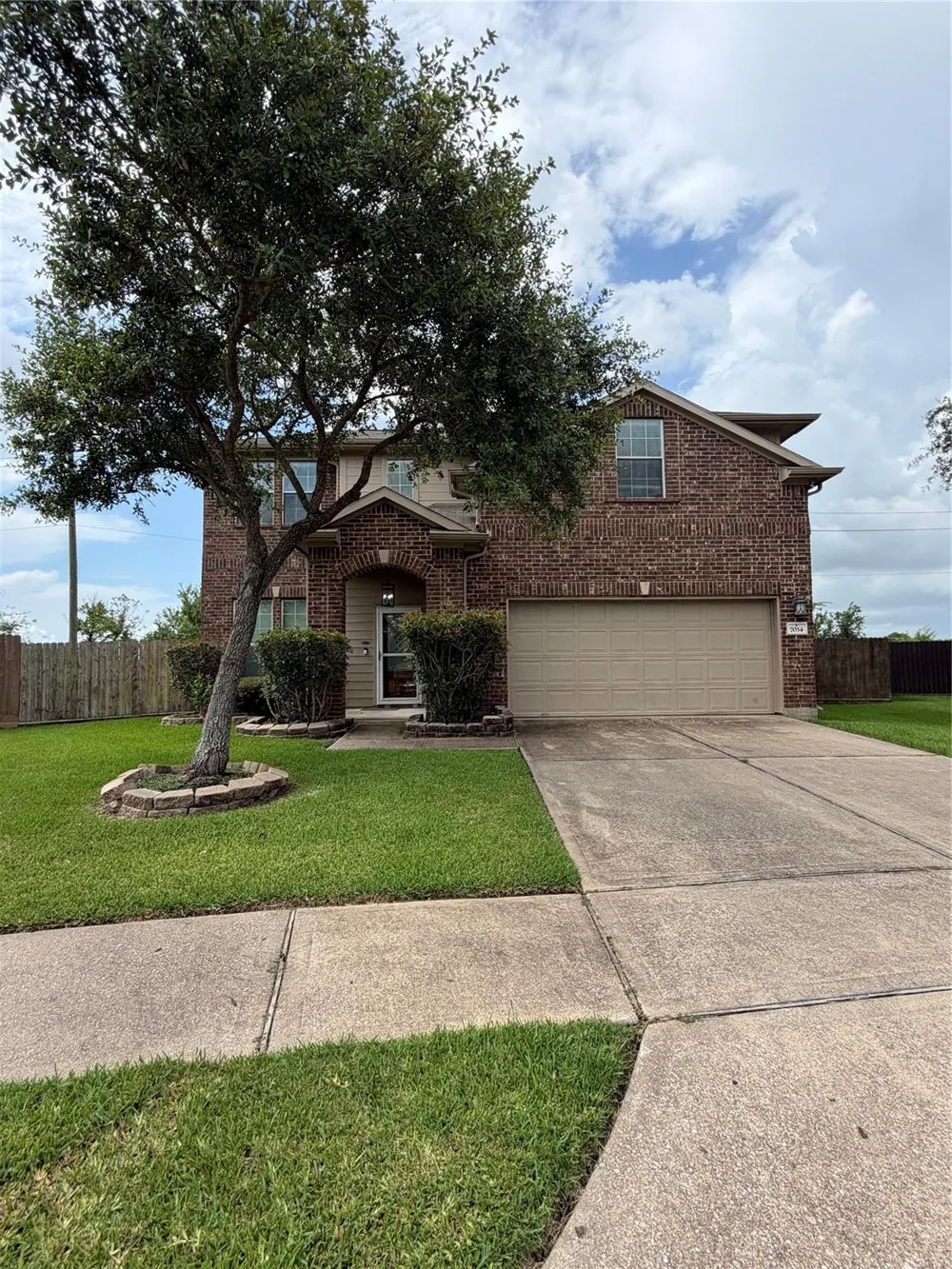 7034 Sun Creek Drive Hitchcock, TX 77563