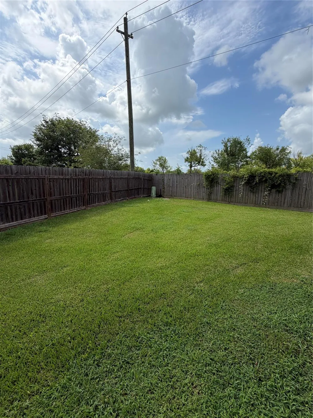 7034 Sun Creek Drive Hitchcock, TX 77563