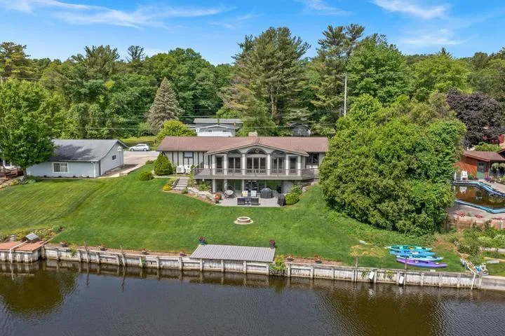 17882 Channel View Drive Spring Lake, MI 49456
