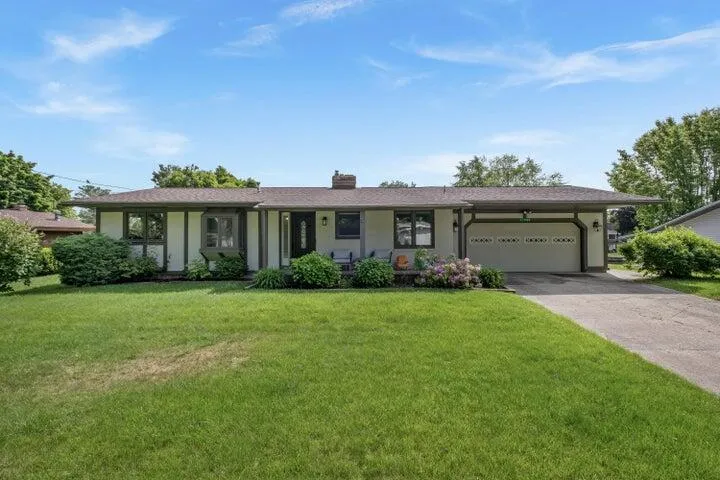 17882 Channel View Drive Spring Lake, MI 49456