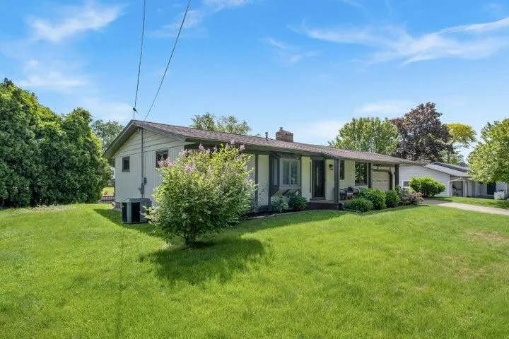 17882 Channel View Drive Spring Lake, MI 49456
