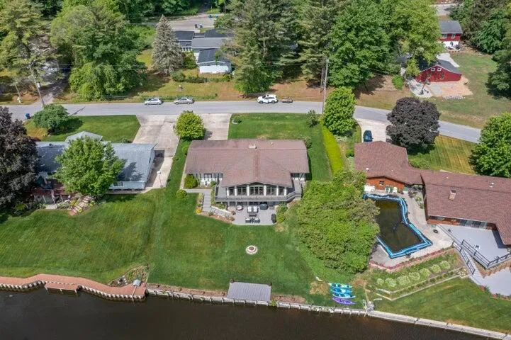 17882 Channel View Drive Spring Lake, MI 49456