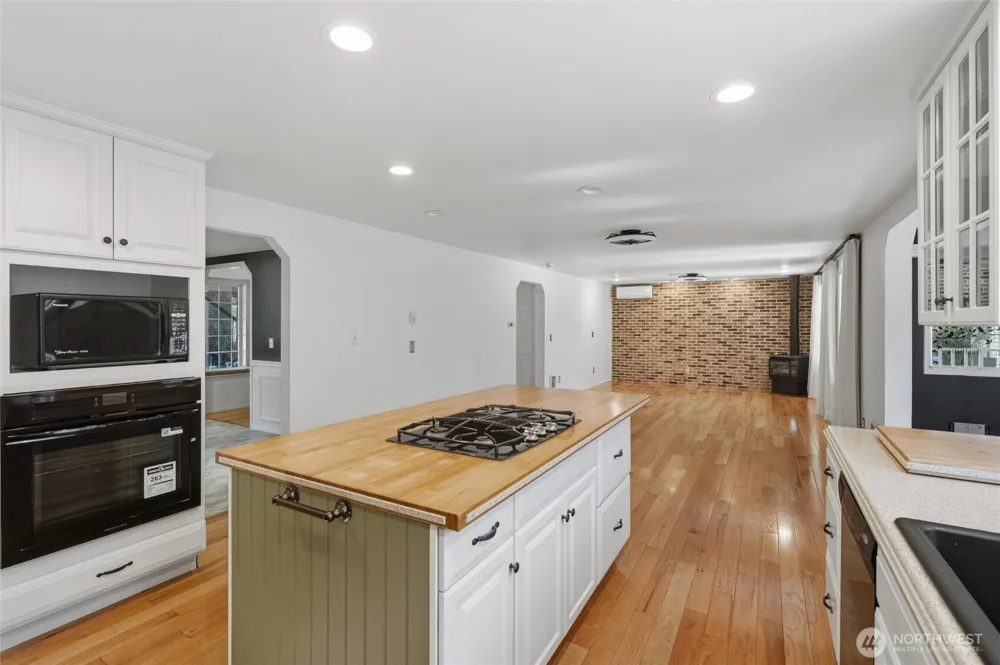 1501 E Old Ranch Rd Allyn, WA 98524