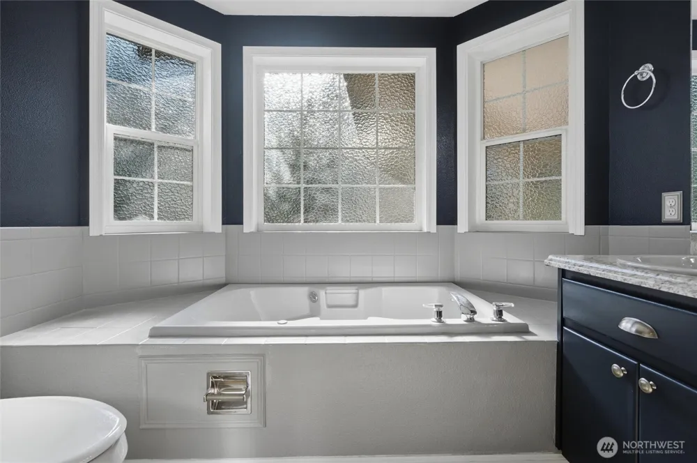 1501 E Old Ranch Rd Allyn, WA 98524