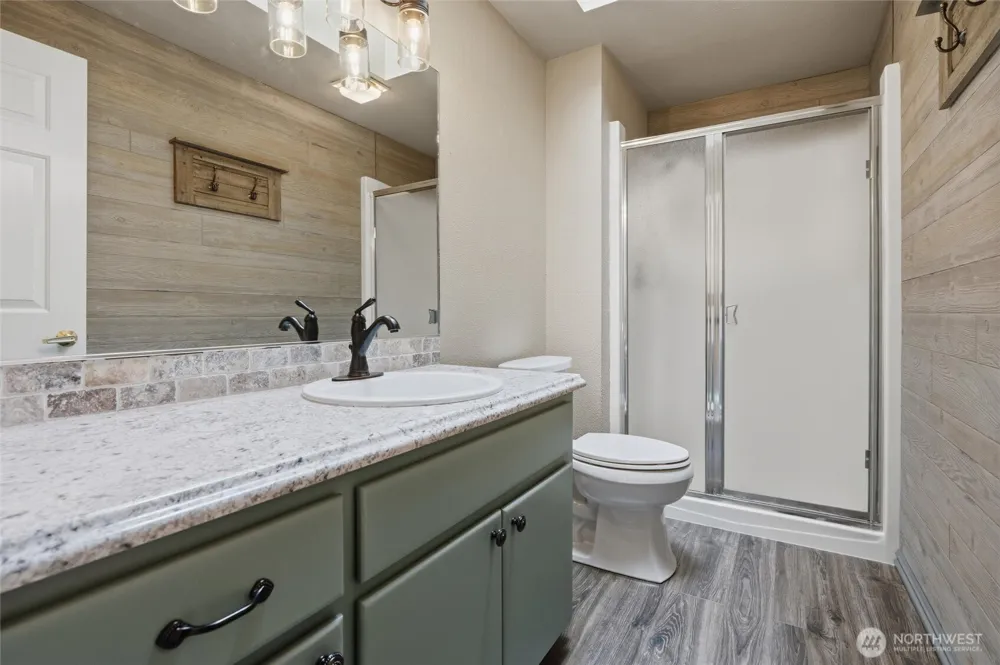1501 E Old Ranch Rd Allyn, WA 98524