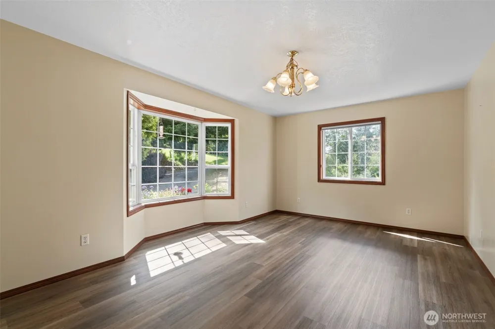 4955 Green Mountain Road Kalama, WA 98625