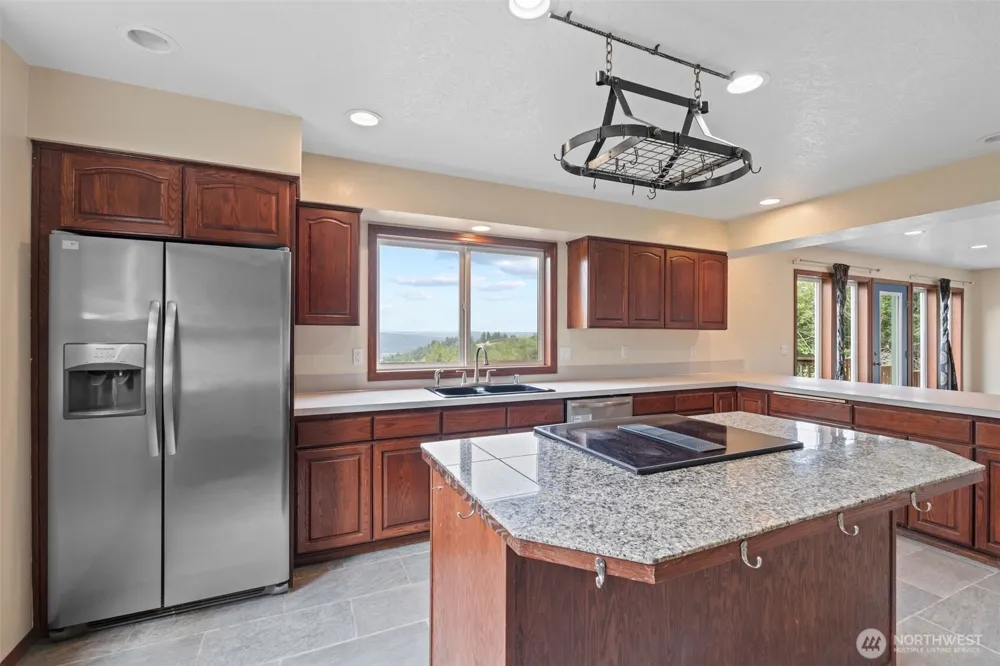 4955 Green Mountain Road Kalama, WA 98625