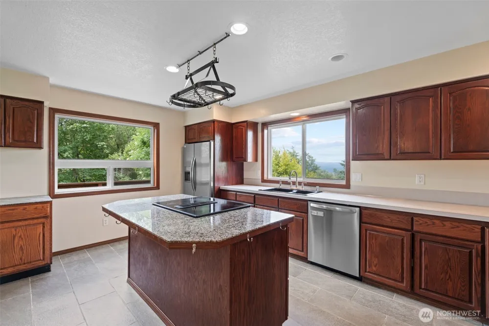4955 Green Mountain Road Kalama, WA 98625
