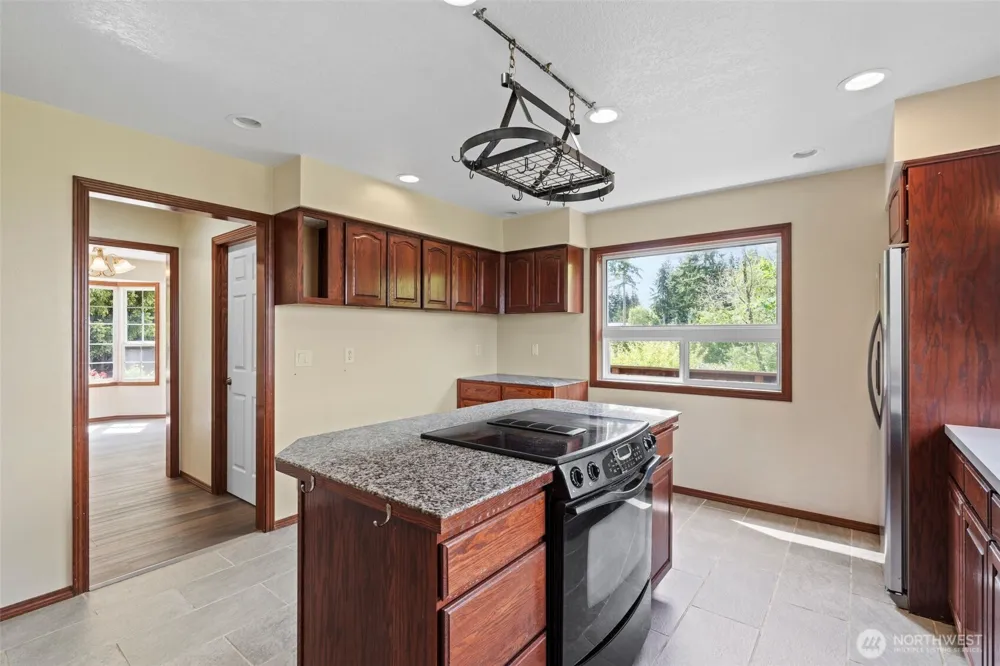 4955 Green Mountain Road Kalama, WA 98625