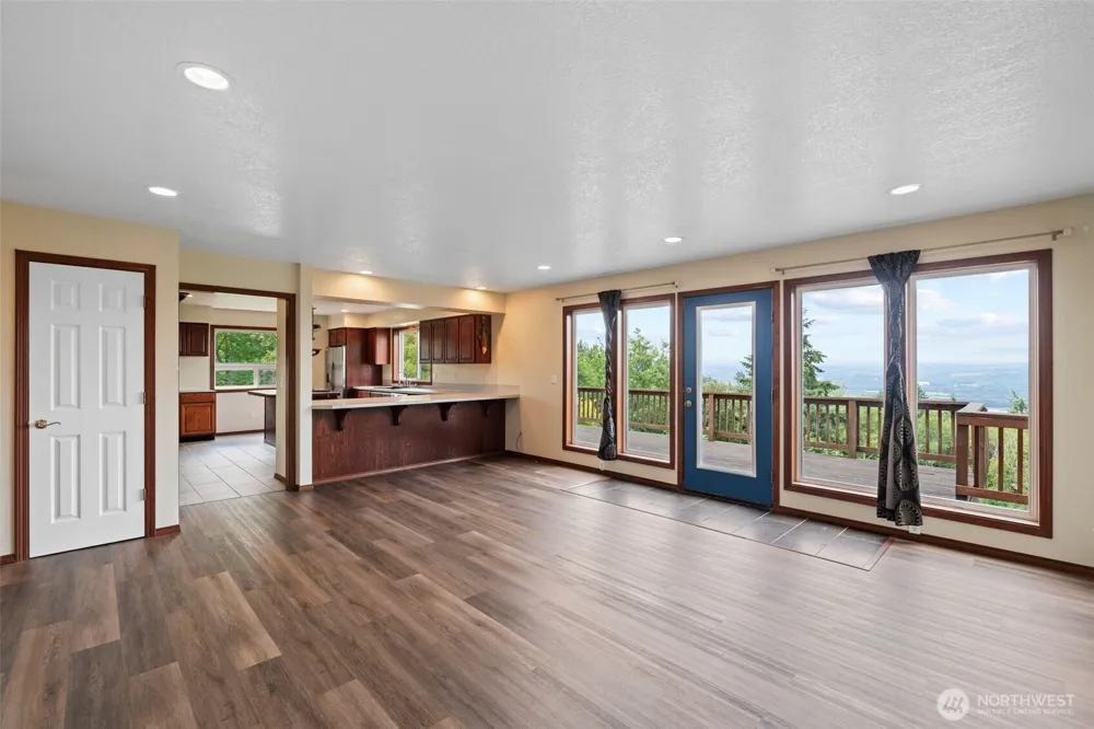 4955 Green Mountain Road Kalama, WA 98625