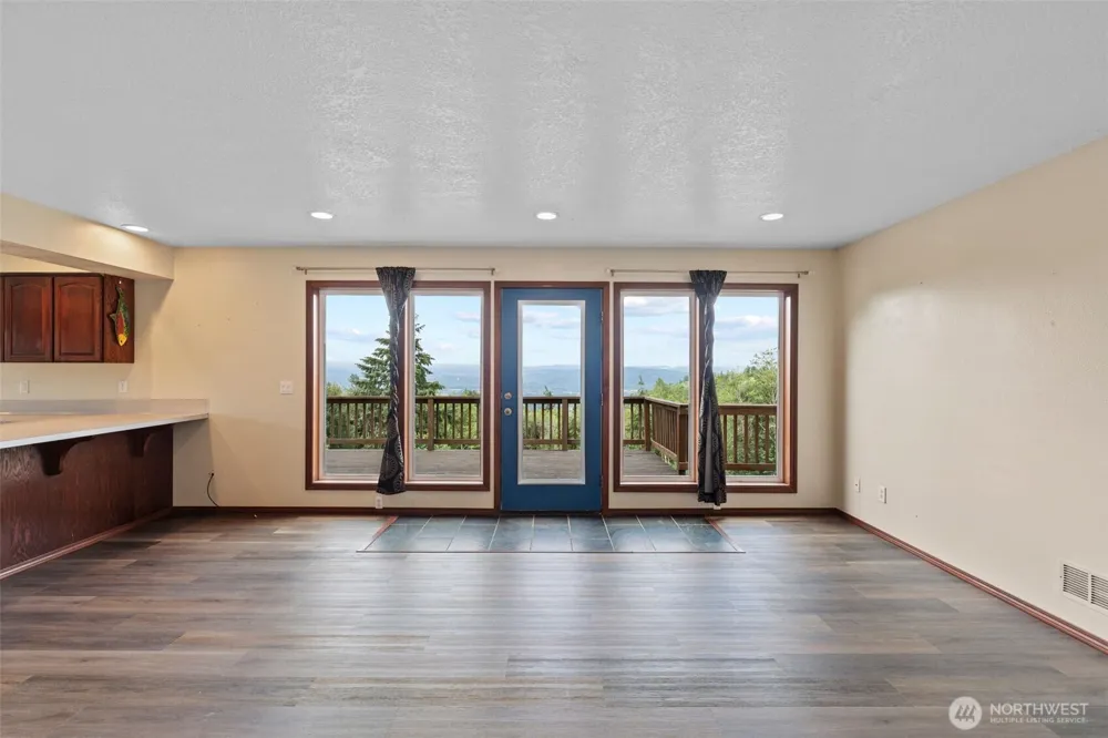 4955 Green Mountain Road Kalama, WA 98625