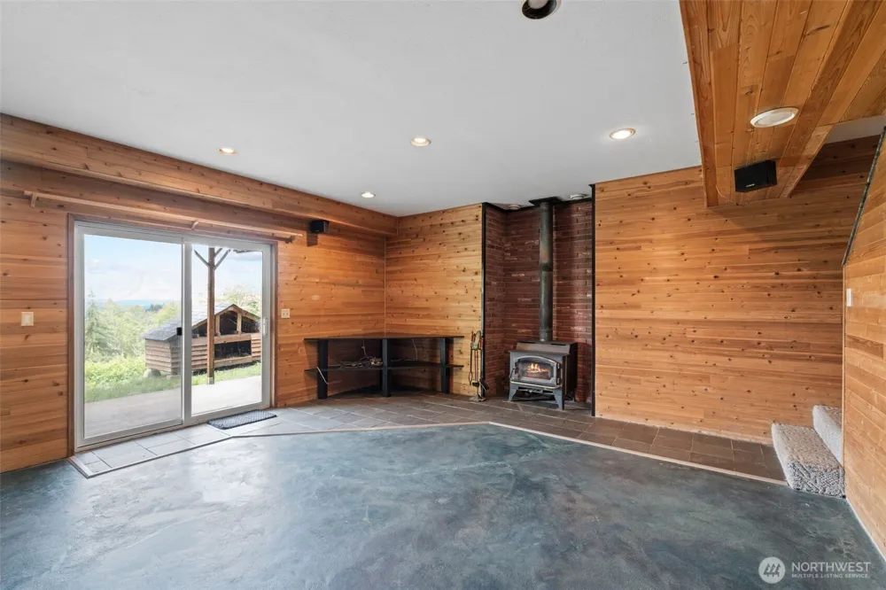 4955 Green Mountain Road Kalama, WA 98625